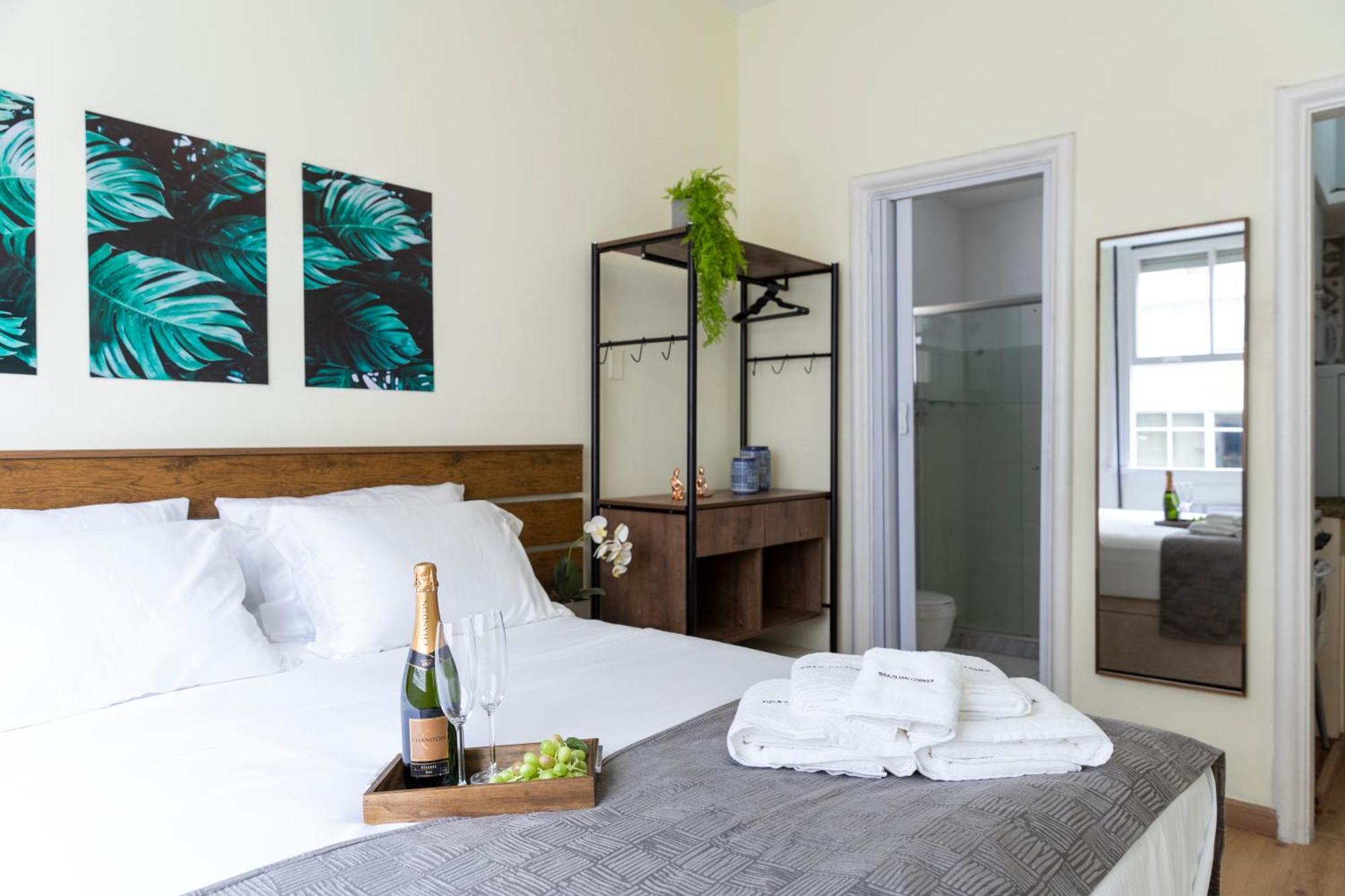 Apartamento 100m Da Praia, 300m Do Metro, Ac Portaria 24 *