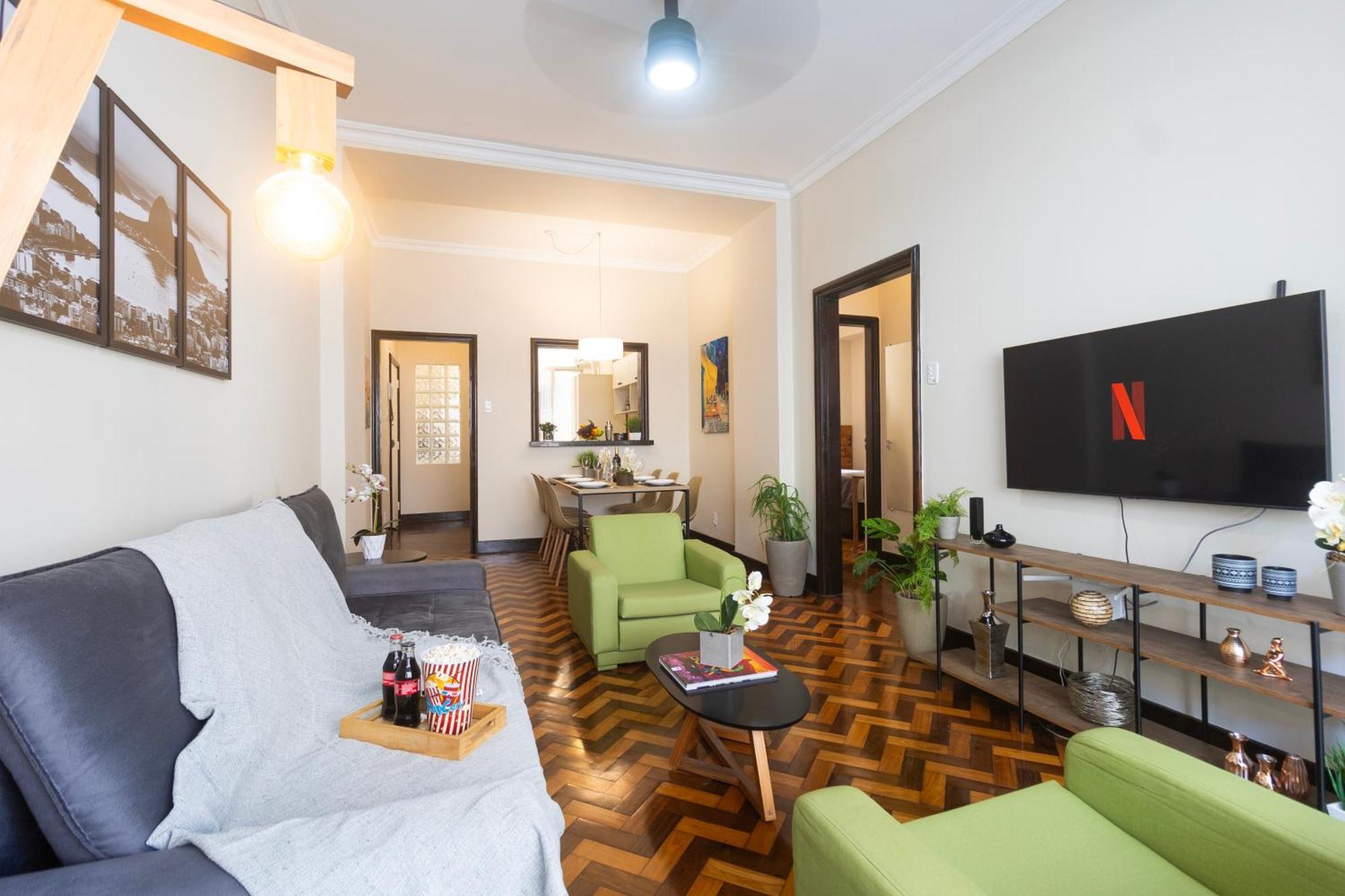 Apartamento 100m Da Praia, 300m Do Metro, Ac Portaria 24